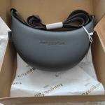 Fungoofun Banana Style Crossbody Bag – Summer Fashionable Waterproof Dumpling Shoulder Bag for Men & Women